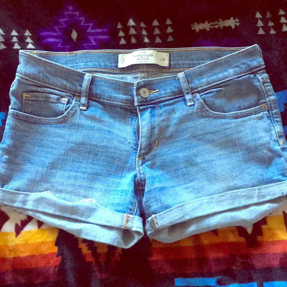 A&F light wash denim short 2